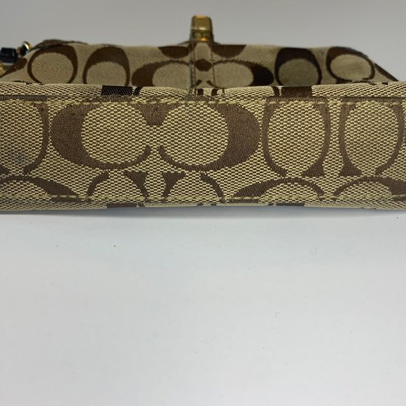 Coach Signature Turnlock Wristlet Khaki w/Leather - Picture 5 of 6